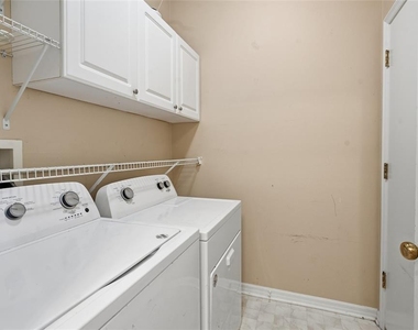 29417 Crossland Drive - Photo Thumbnail 9