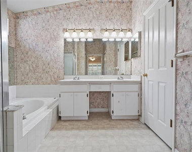 29417 Crossland Drive - Photo Thumbnail 19