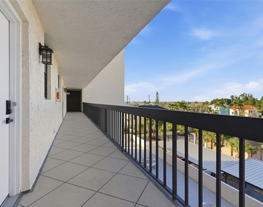 15462 Gulf Boulevard - Photo Thumbnail 7