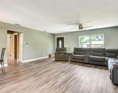 781 Little Pine Drive - Photo Thumbnail 15