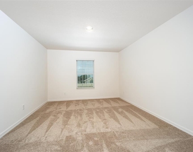 672 Poppy Lane - Photo Thumbnail 13