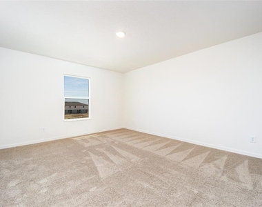 672 Poppy Lane - Photo Thumbnail 8