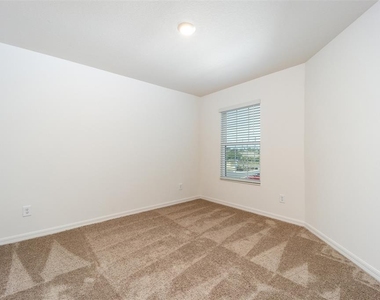 672 Poppy Lane - Photo Thumbnail 12