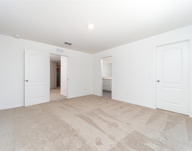 672 Poppy Lane - Photo Thumbnail 9