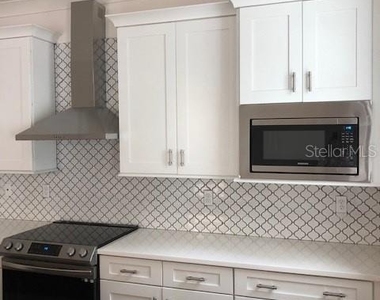 2204 N Central Avenue - Photo Thumbnail 7