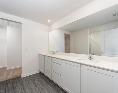 697 Poppy Lane - Photo Thumbnail 10
