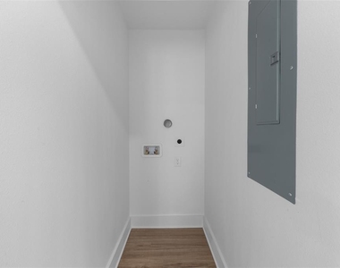 505 43rd Street S - Photo Thumbnail 10