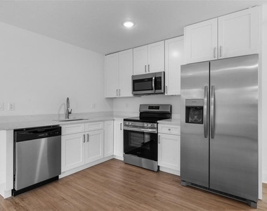 505 43rd Street S - Photo Thumbnail 2