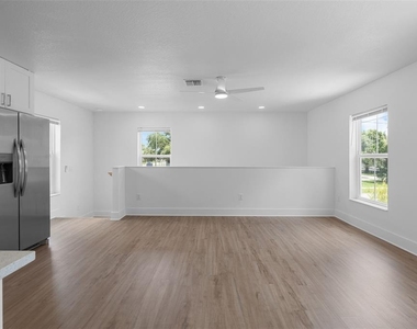 505 43rd Street S - Photo Thumbnail 11