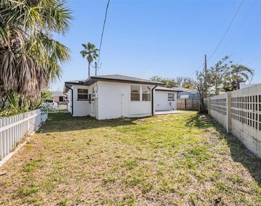 14040 Miramar Avenue - Photo Thumbnail 20