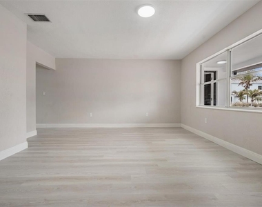 14040 Miramar Avenue - Photo Thumbnail 9