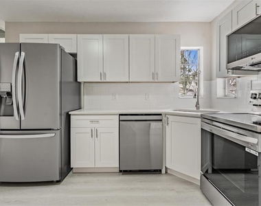 14040 Miramar Avenue - Photo Thumbnail 13