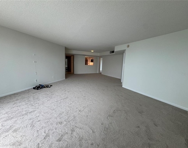 2611 Bayshore Boulevard - Photo Thumbnail 5