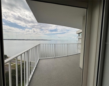 2611 Bayshore Boulevard - Photo Thumbnail 13