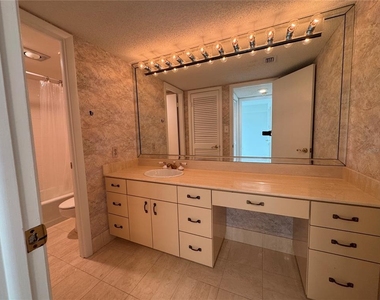 2611 Bayshore Boulevard - Photo Thumbnail 29