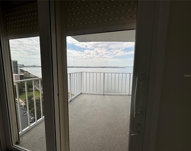 2611 Bayshore Boulevard - Photo Thumbnail 14