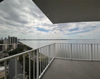 2611 Bayshore Boulevard - Photo Thumbnail 12