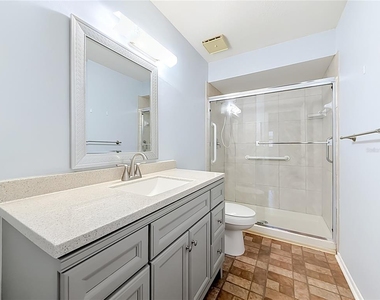 2465 Northside Dr - Photo Thumbnail 12