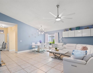 713 Manchester Woods Drive - Photo Thumbnail 8