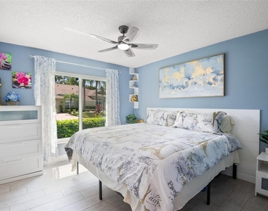 713 Manchester Woods Drive - Photo Thumbnail 32