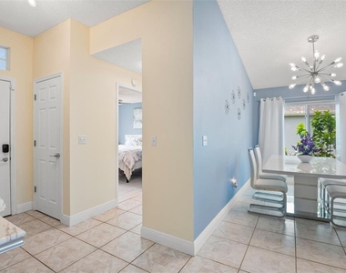 713 Manchester Woods Drive - Photo Thumbnail 6