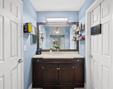 713 Manchester Woods Drive - Photo Thumbnail 24