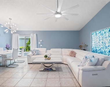713 Manchester Woods Drive - Photo Thumbnail 12