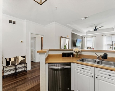 4221 W Spruce Street - Photo Thumbnail 11