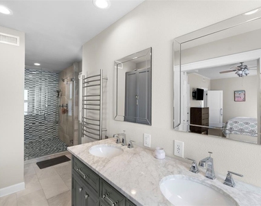 2943 W Bayshore Court - Photo Thumbnail 32