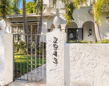 2943 W Bayshore Court - Photo Thumbnail 1