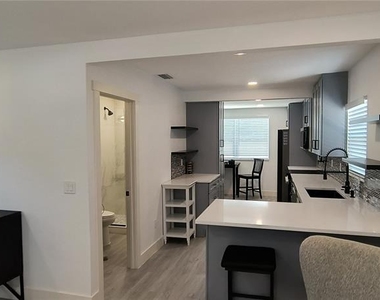 1319 S 56th Street - Photo Thumbnail 9