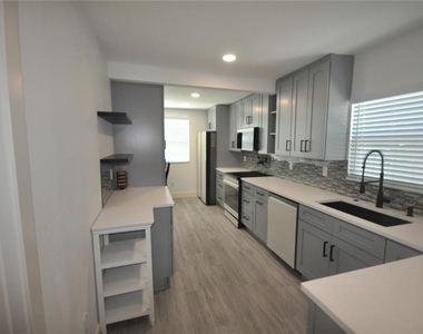 1319 S 56th Street - Photo Thumbnail 10