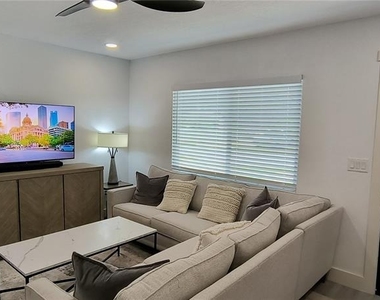 1319 S 56th Street - Photo Thumbnail 7
