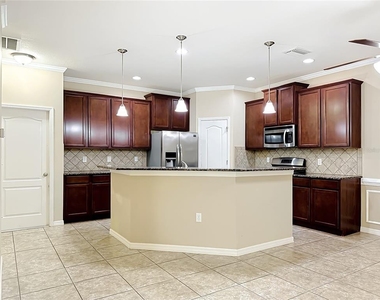 7434 Surrey Pines Drive - Photo Thumbnail 8