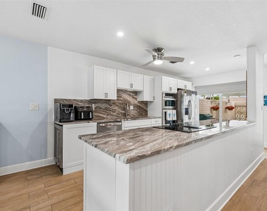 392 Boca Ciega Point Boulevard N - Photo Thumbnail 10