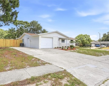 1004 Idlebriar Way - Photo Thumbnail 24