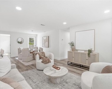 1004 Idlebriar Way - Photo Thumbnail 3