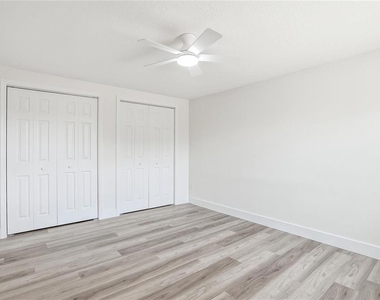 1004 Idlebriar Way - Photo Thumbnail 19