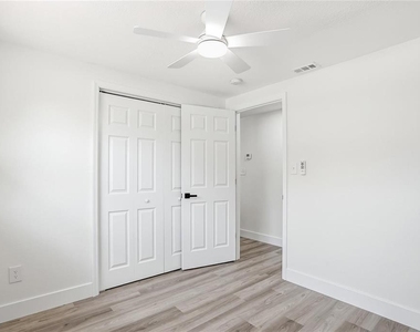 1004 Idlebriar Way - Photo Thumbnail 18