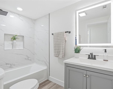 1004 Idlebriar Way - Photo Thumbnail 15