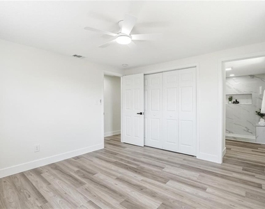 1004 Idlebriar Way - Photo Thumbnail 10
