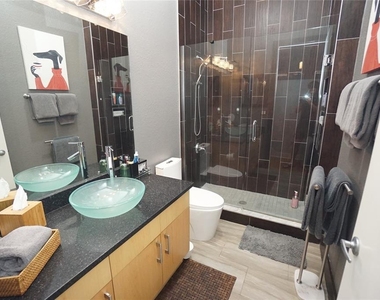 1501 W Horatio Street - Photo Thumbnail 5