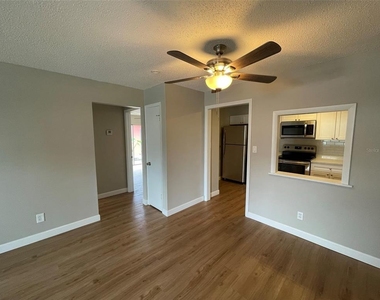 511 Duchess Court - Photo Thumbnail 2