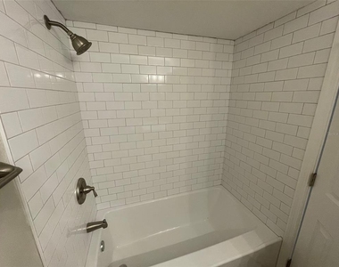 511 Duchess Court - Photo Thumbnail 7