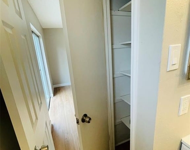 511 Duchess Court - Photo Thumbnail 20