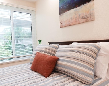 6295 Bahia Del Mar Circle - Photo Thumbnail 31