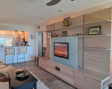 6295 Bahia Del Mar Circle - Photo Thumbnail 2