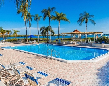 6295 Bahia Del Mar Circle - Photo Thumbnail 35