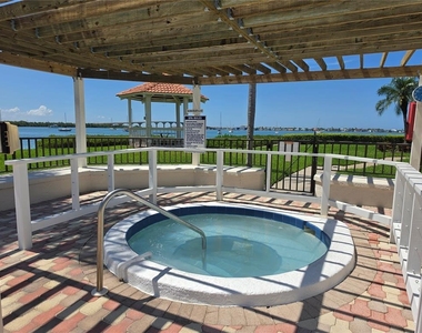 6295 Bahia Del Mar Circle - Photo Thumbnail 37