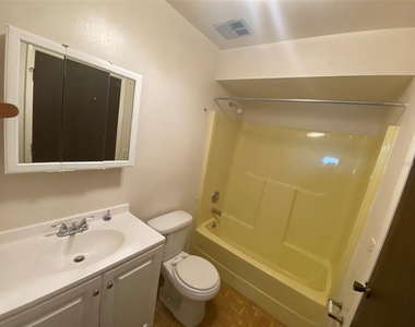 301 Woodrow Avenue - Photo Thumbnail 12
